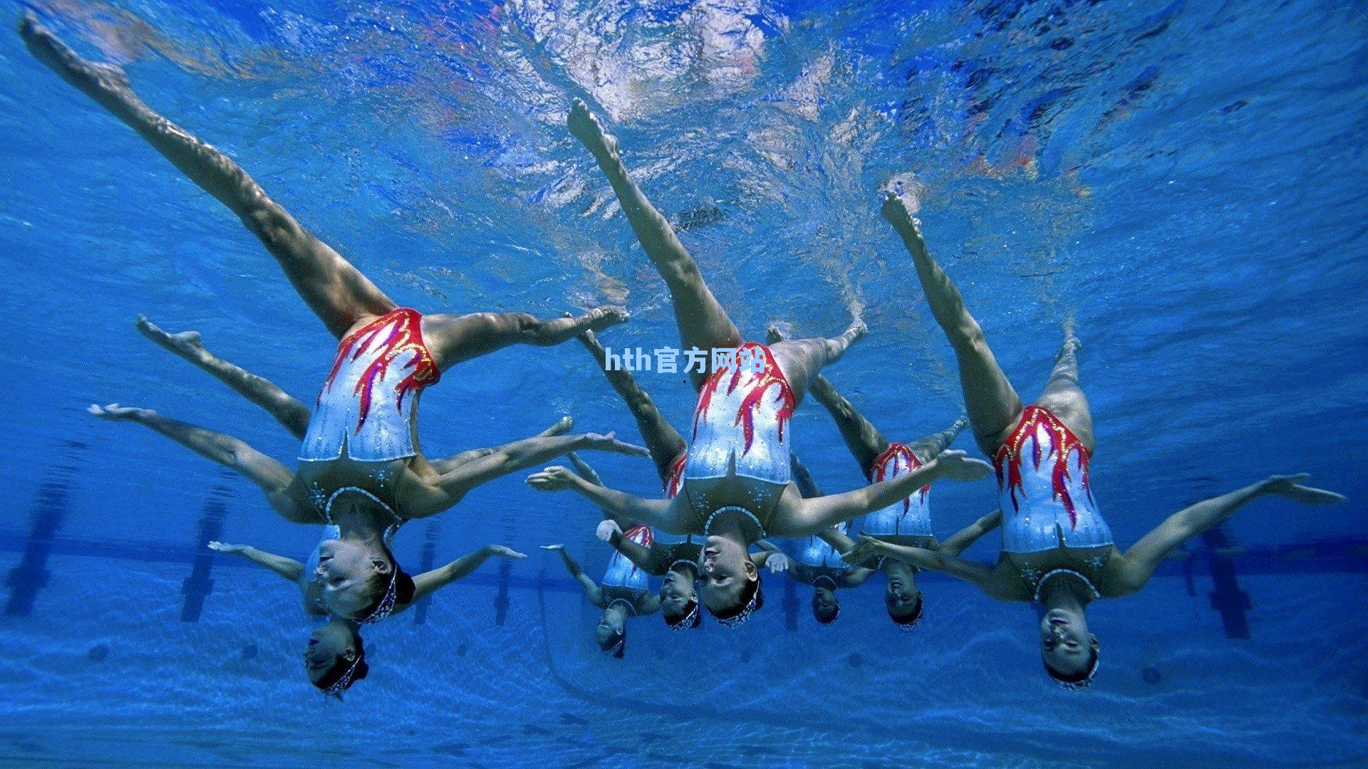 全明星主持人的幕后十二时辰，聚光灯外的奔跑与坚守